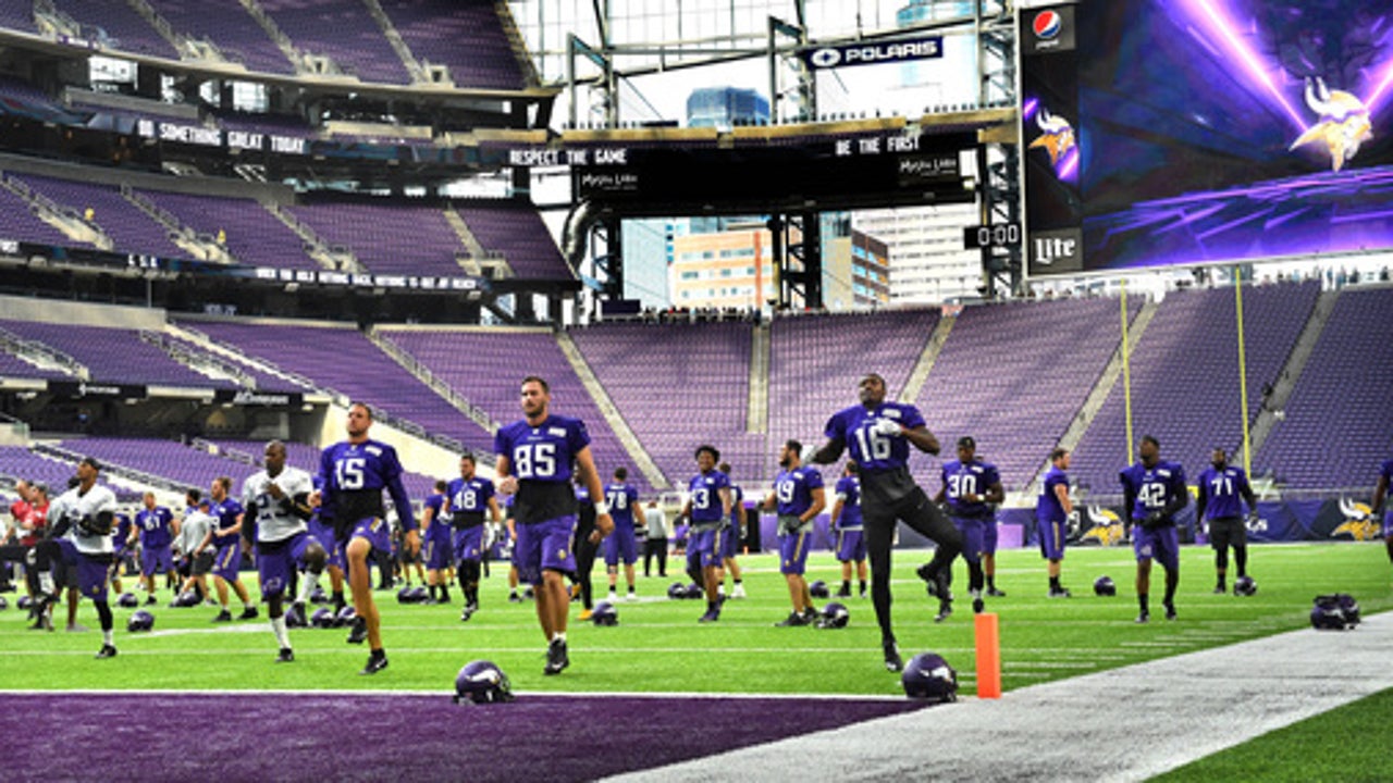 Vikings host Chargers in new stadium debut